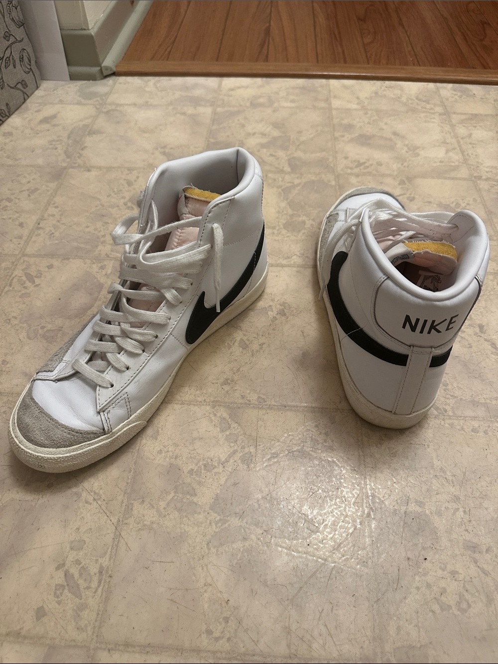 Nike Men’s Blazer 77